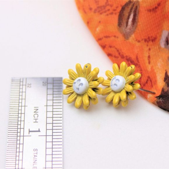 🌺Daisy sweet cute Sunflower smile face stud earring - Picture 11 of 11